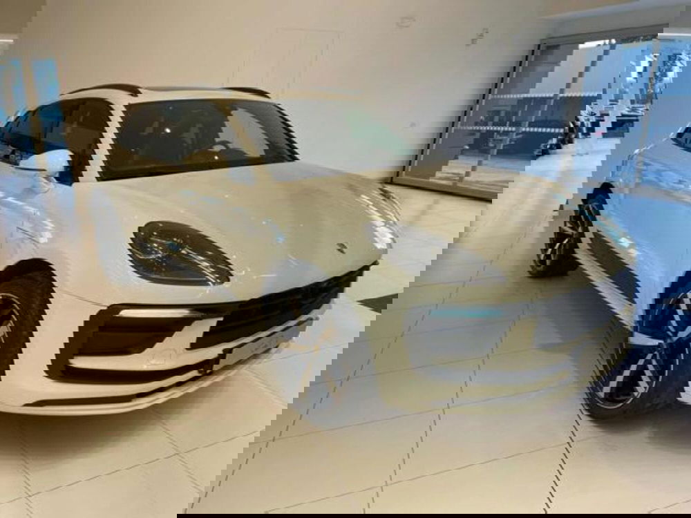 Porsche Macan usata a Lucca (2)