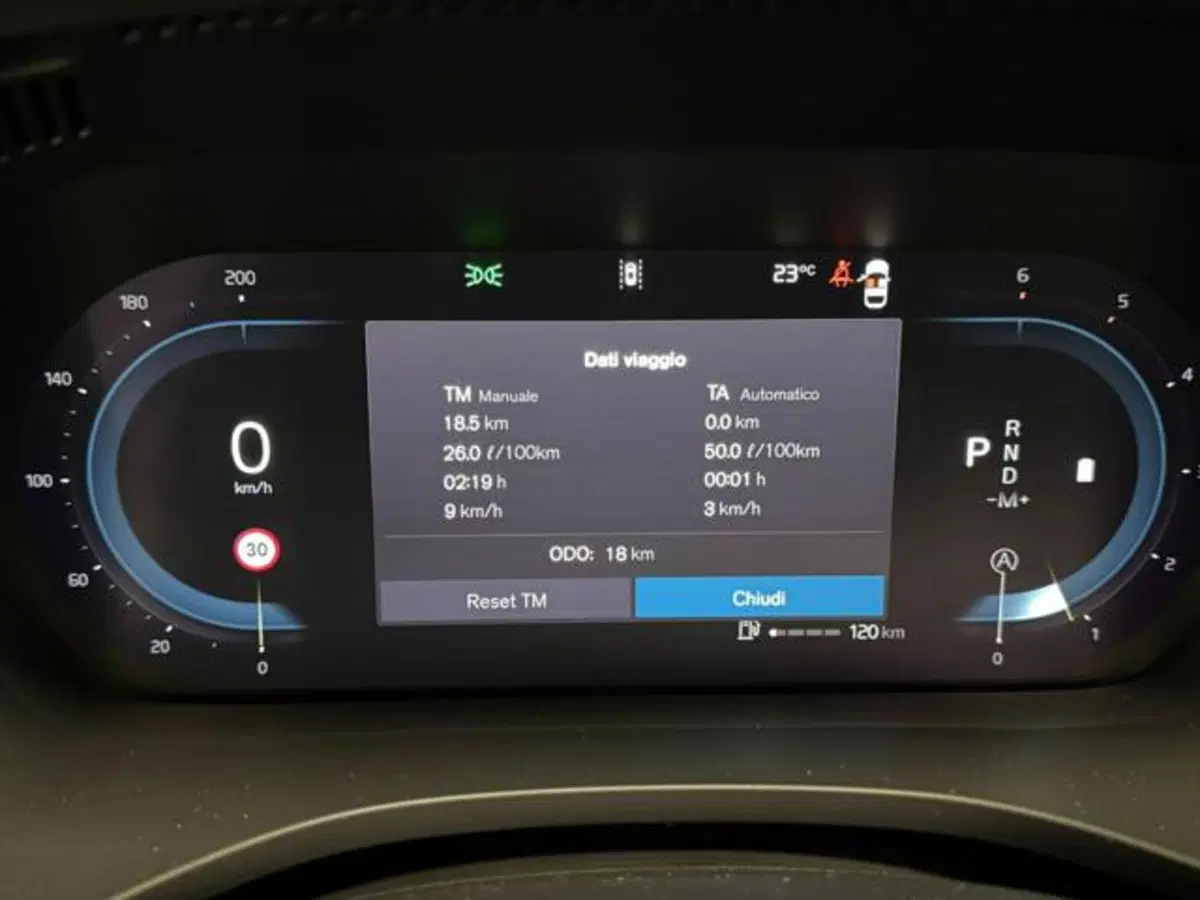 Volvo XC60 nuova a Como (15)