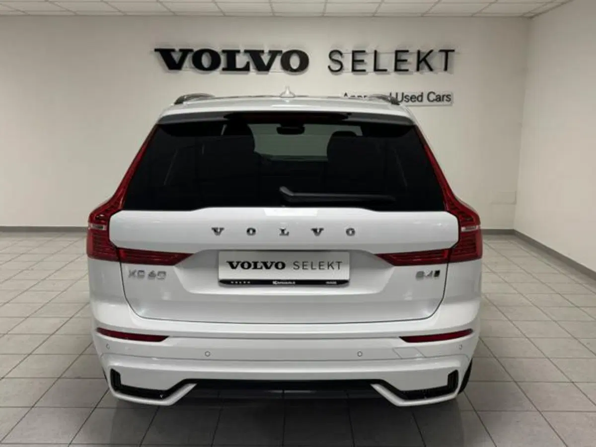 Volvo XC60 nuova a Como (6)