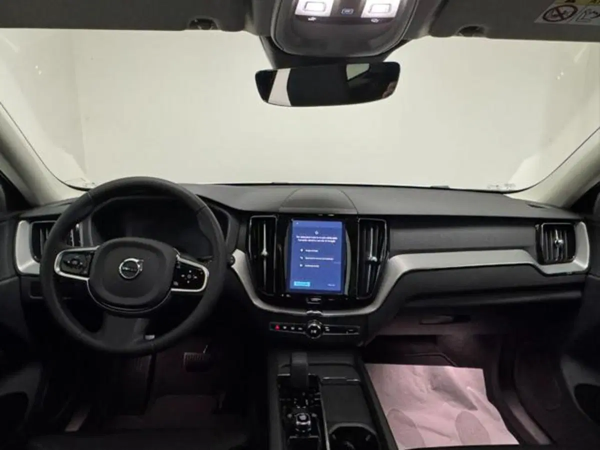 Volvo XC60 nuova a Como (7)