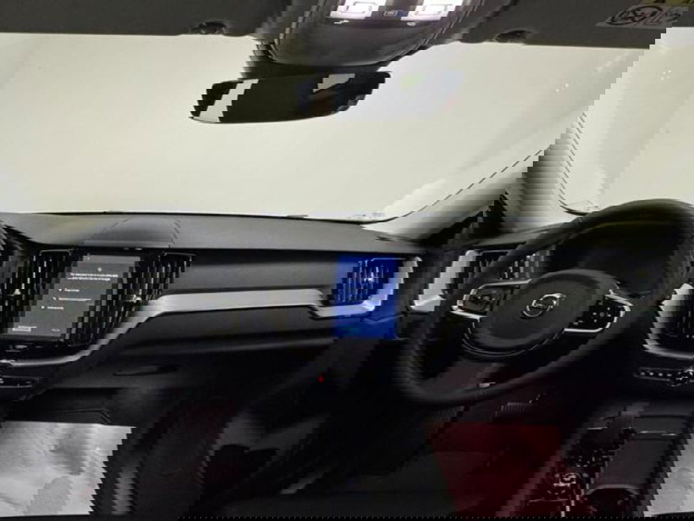 Volvo XC60 nuova a Como (7)