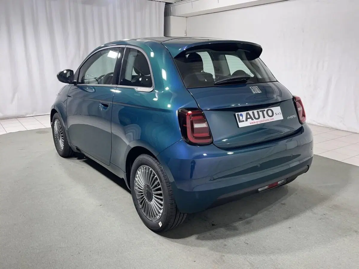 Fiat 500 nuova a Sondrio (3)