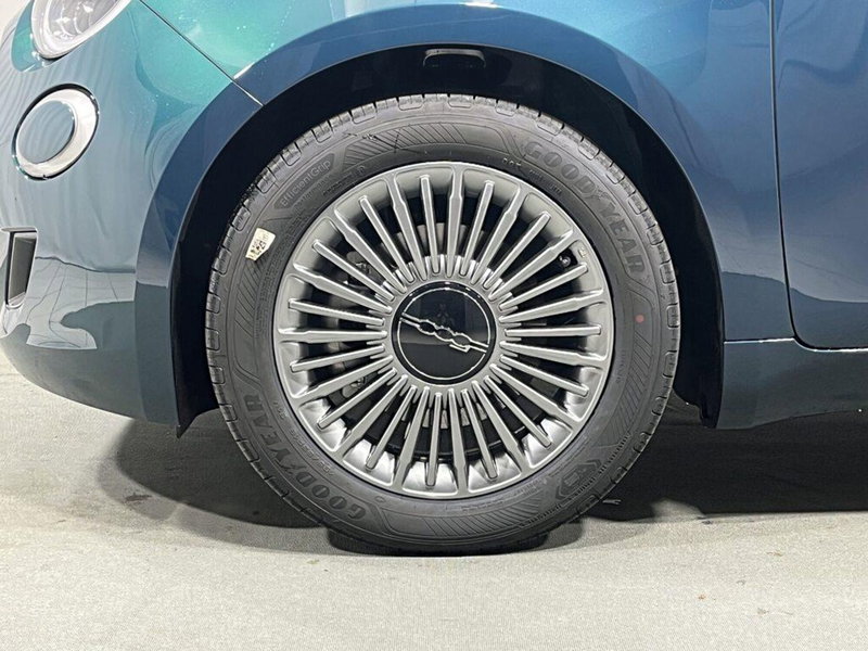 Fiat 500 nuova a Sondrio (9)