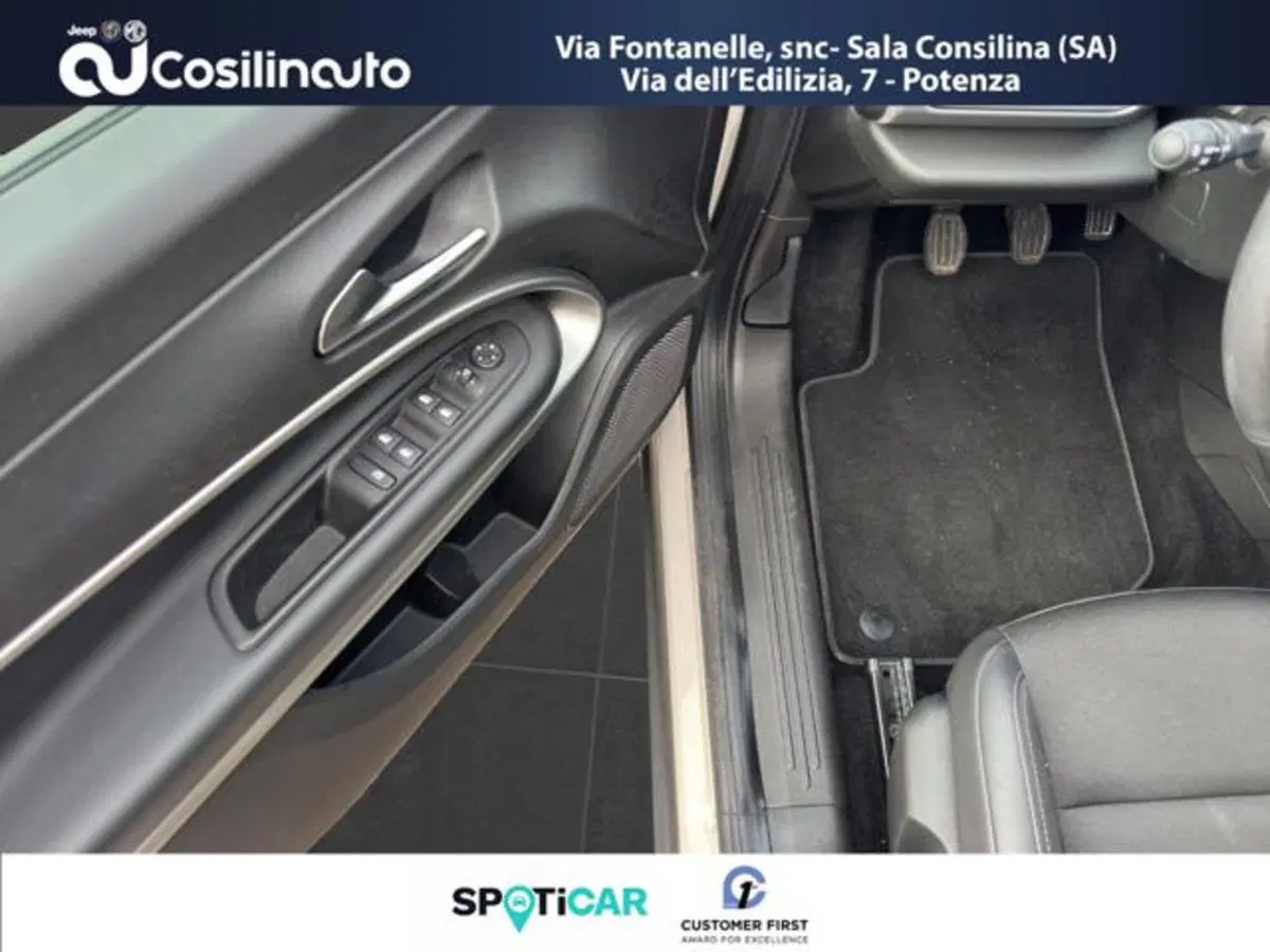 Jeep Avenger usata a Salerno (16)