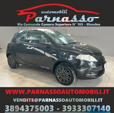 Lancia Ypsilon 1.0 FireFly 5 porte S&amp;S Hybrid Ecochic Silver del 2023 usata a Messina