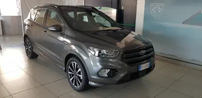 Ford Kuga 2.0 TDCI 120 CV S&amp;S 2WD Powershift ST-Line del 2019 usata a Pordenone