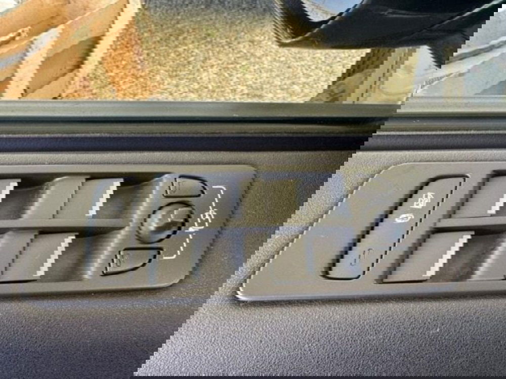 Land Rover Discovery Sport usata a Massa-Carrara (14)