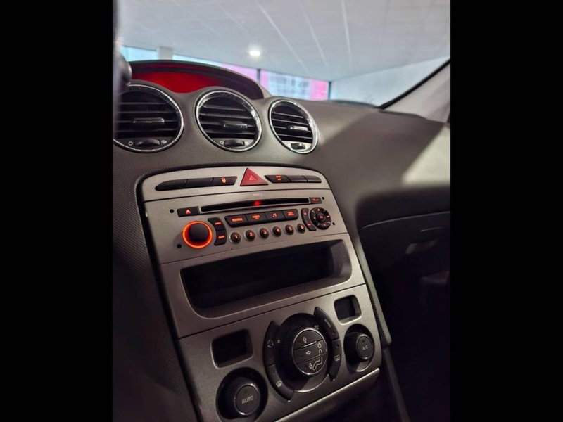 Peugeot 308 SW usata a Torino (8)