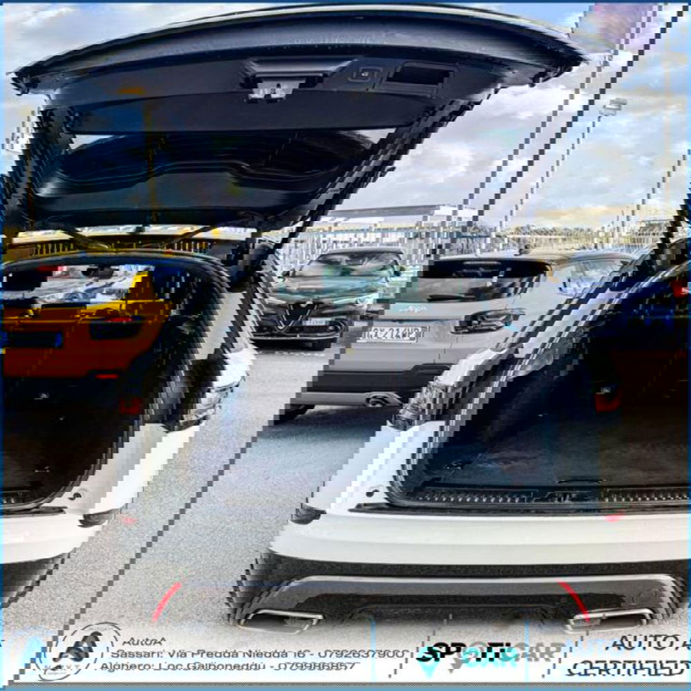 Land Rover Range Rover Velar usata a Sassari (9)