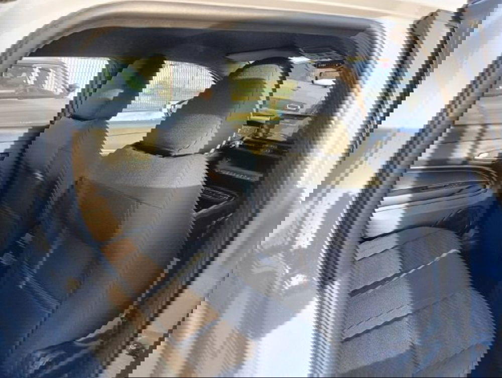 Jeep Avenger nuova a Brescia (19)