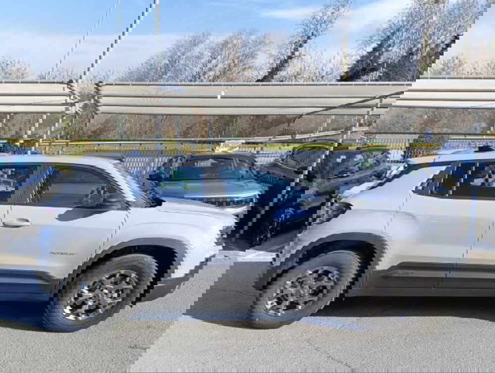 Jeep Avenger nuova a Brescia (4)