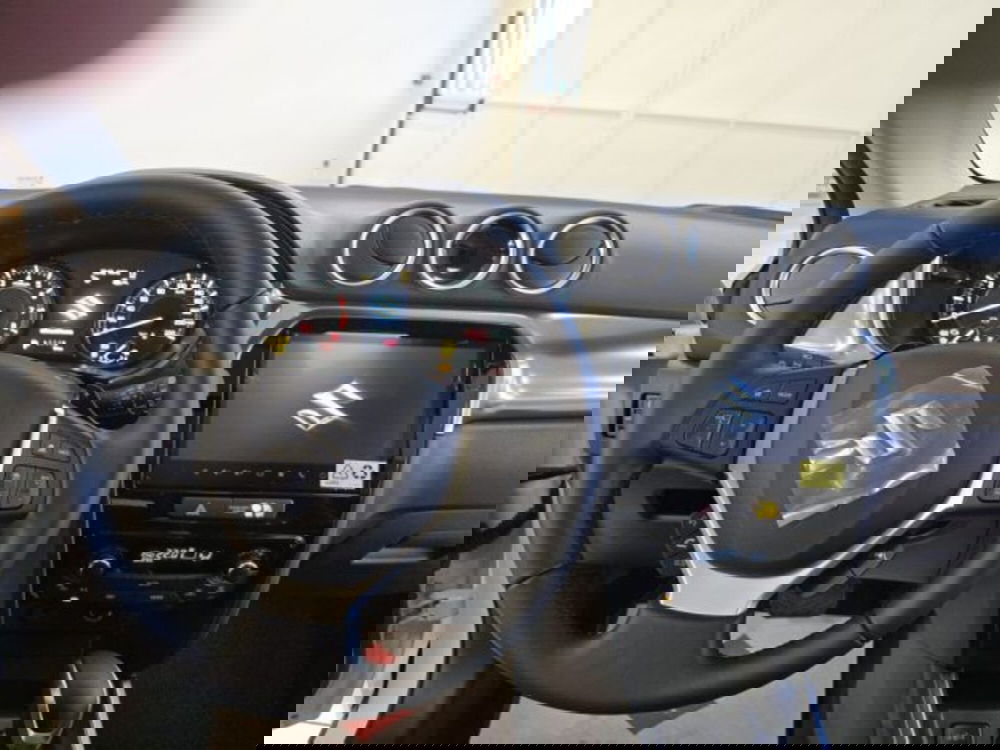 Suzuki Vitara nuova a Reggio Emilia (9)