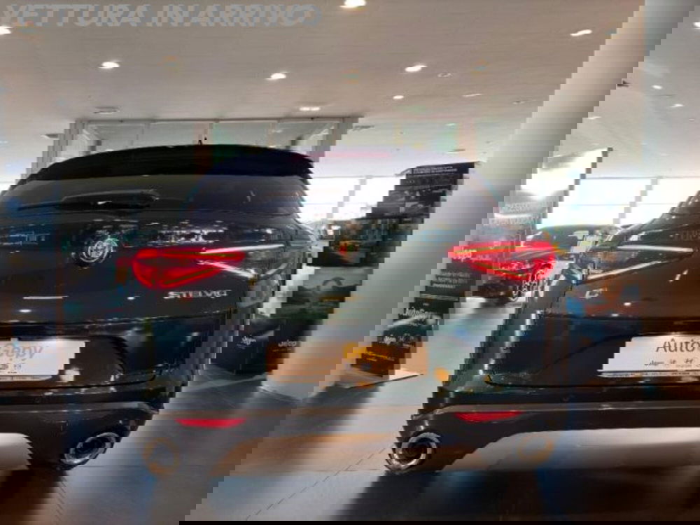 Alfa Romeo Stelvio usata a Modena (7)