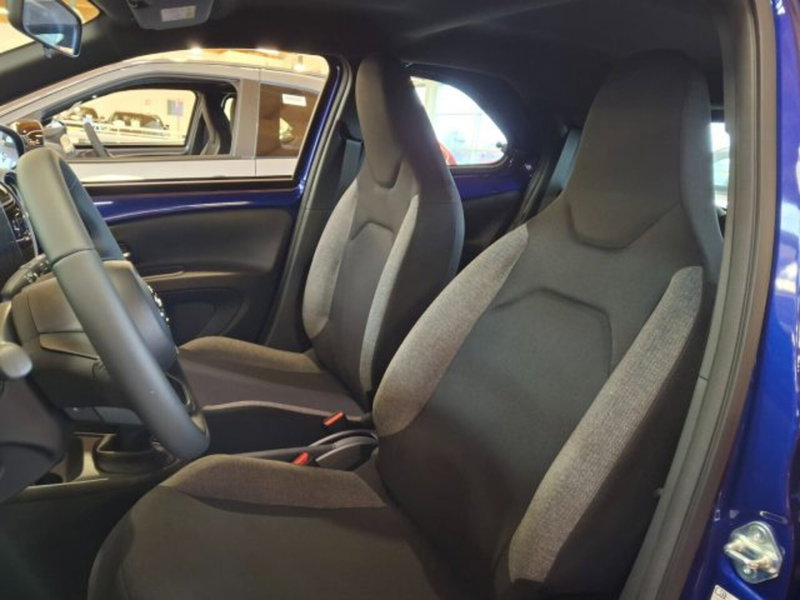 Toyota Aygo X nuova a Vicenza (7)
