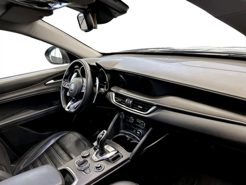 Alfa Romeo Stelvio usata a Piacenza (14)