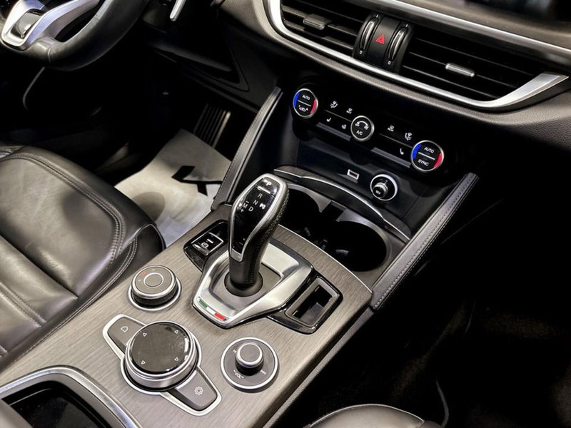 Alfa Romeo Stelvio usata a Piacenza (15)