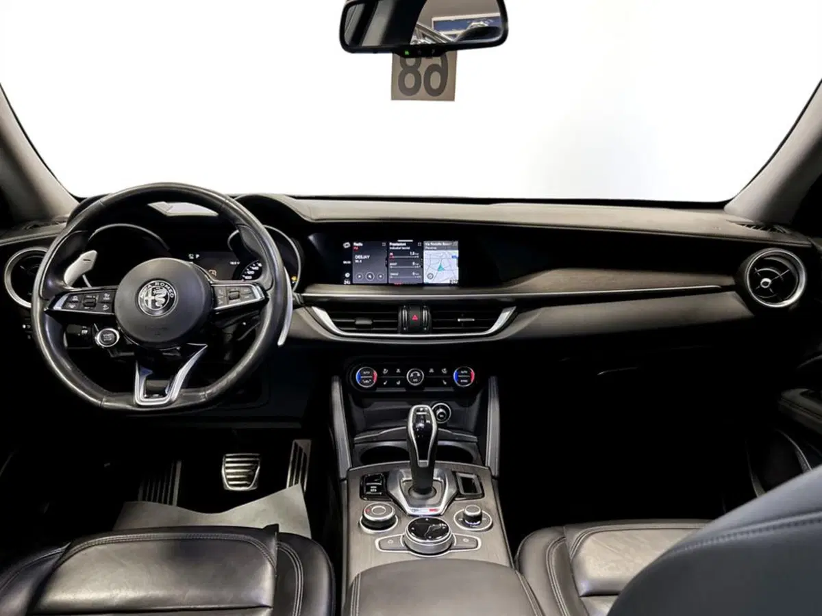 Alfa Romeo Stelvio usata a Piacenza (8)