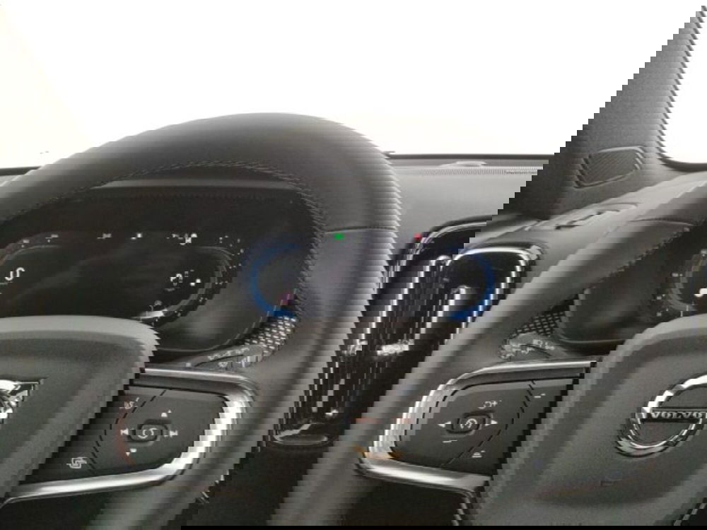 Volvo XC40 nuova a Modena (15)