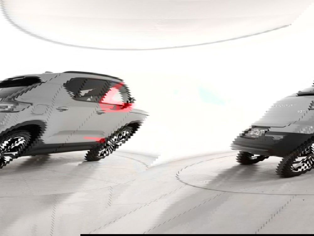 Volvo XC40 nuova a Modena (4)