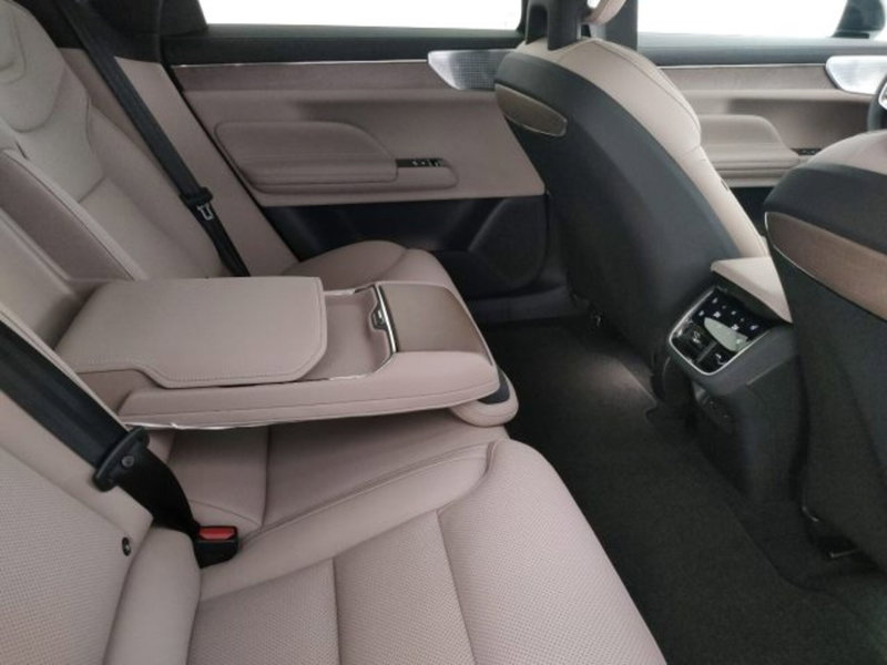 Volvo ES90 usata a Modena (11)