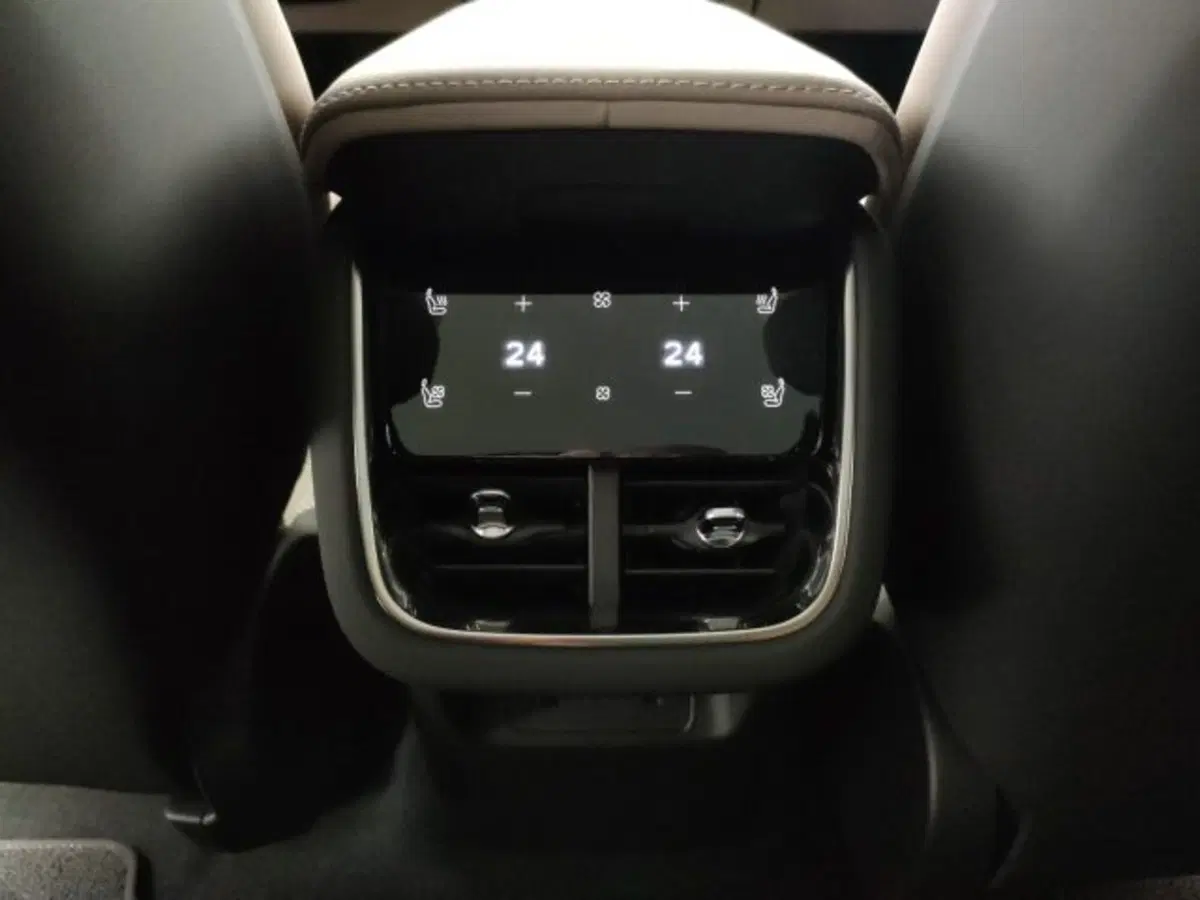 Volvo ES90 nuova a Modena (19)