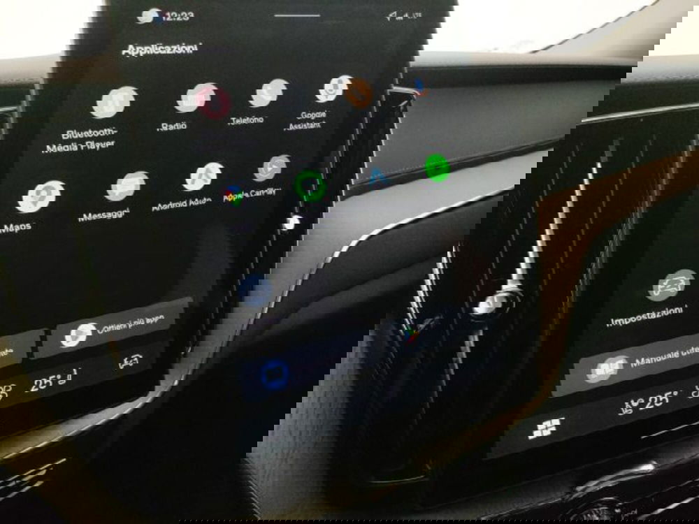 Volvo XC60 nuova a Modena (16)