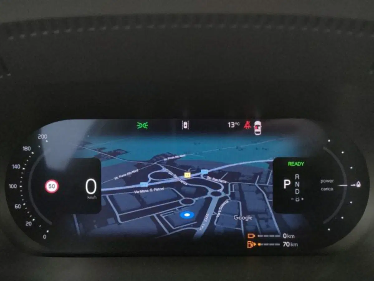 Volvo XC60 nuova a Modena (18)
