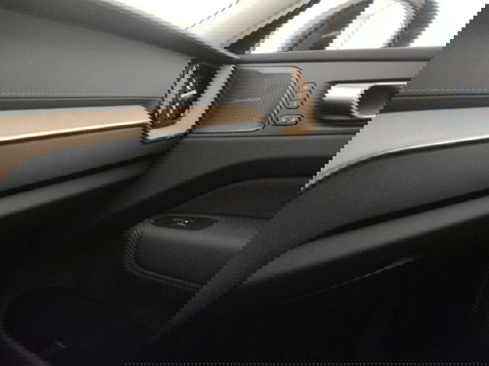 Volvo XC60 nuova a Modena (19)