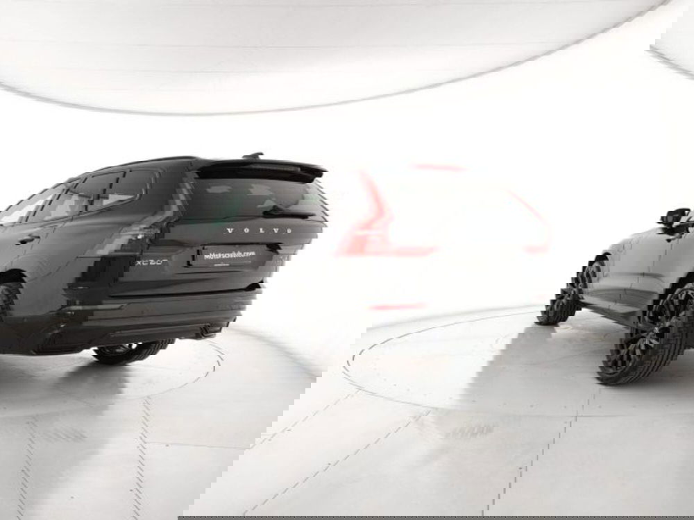 Volvo XC60 nuova a Modena (3)