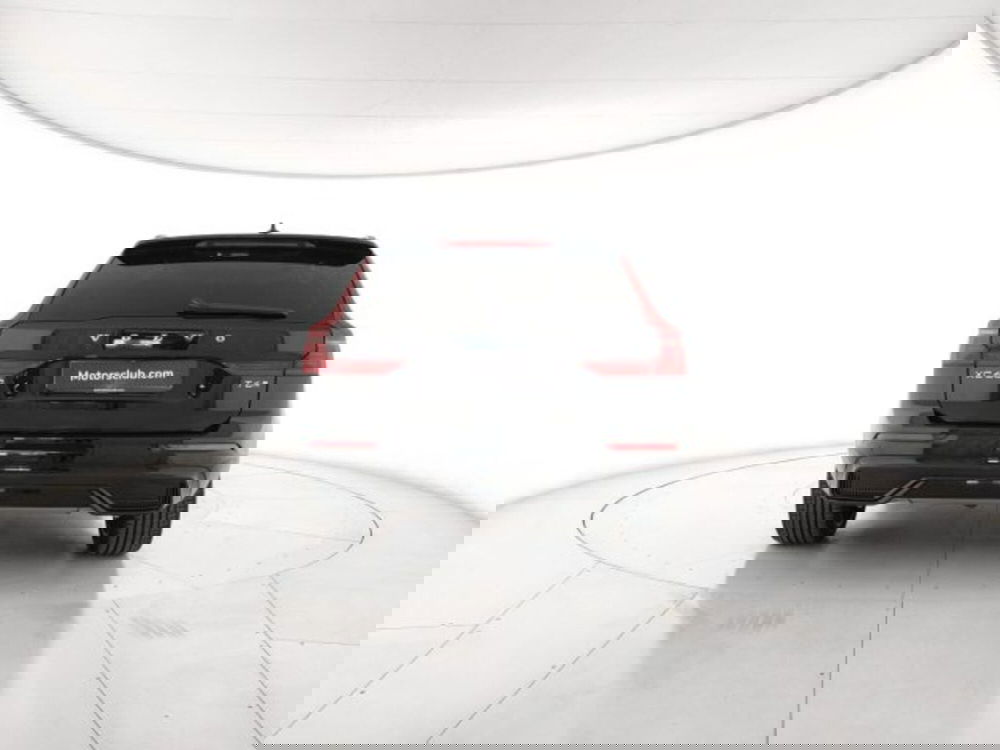 Volvo XC60 nuova a Modena (4)