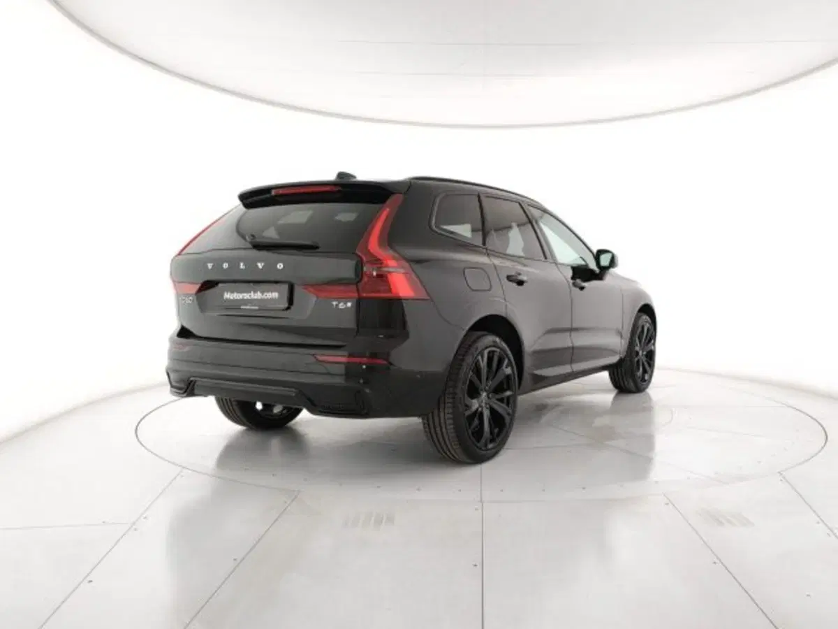 Volvo XC60 nuova a Modena (5)