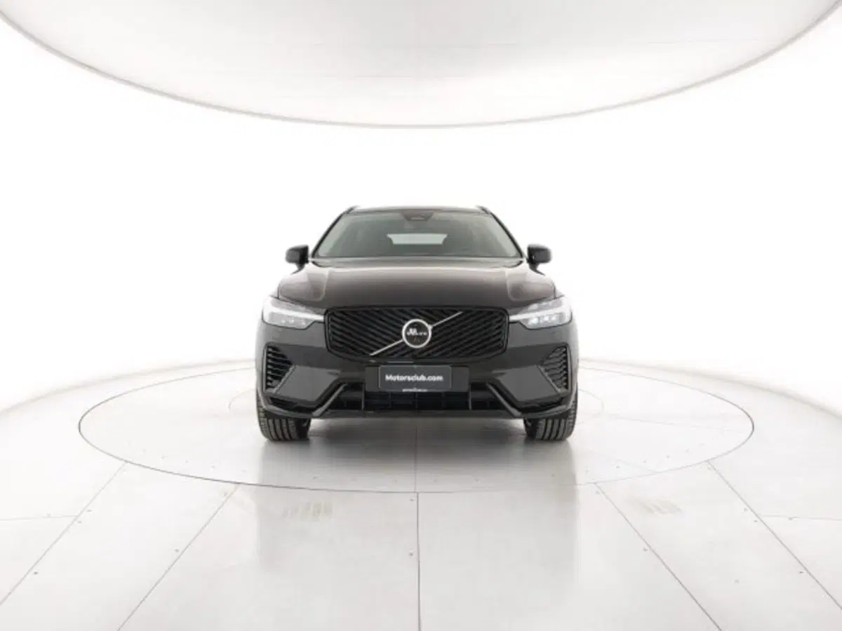 Volvo XC60 nuova a Modena (7)