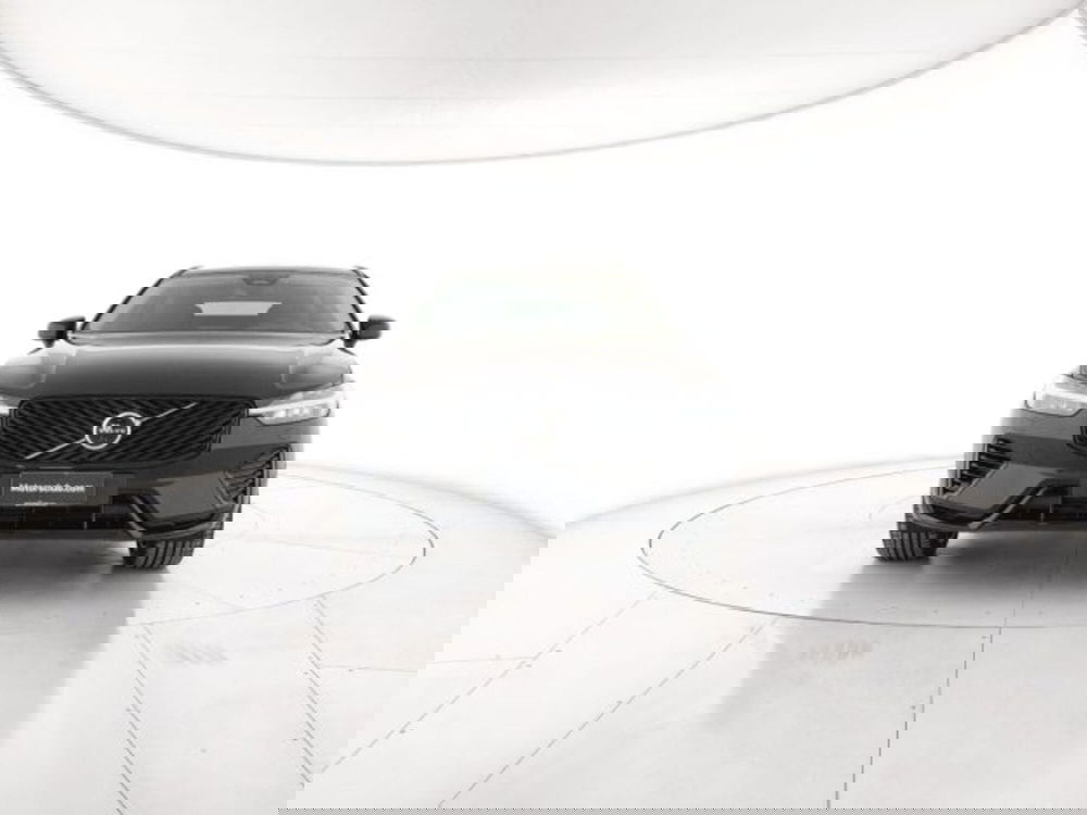 Volvo XC60 nuova a Modena (7)