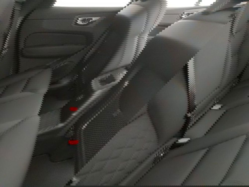 Volvo XC60 nuova a Modena (9)