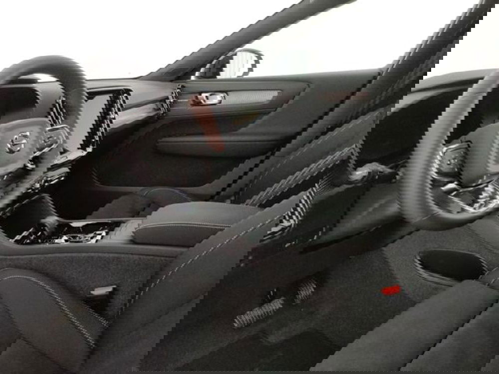 Volvo XC40 nuova a Modena (10)