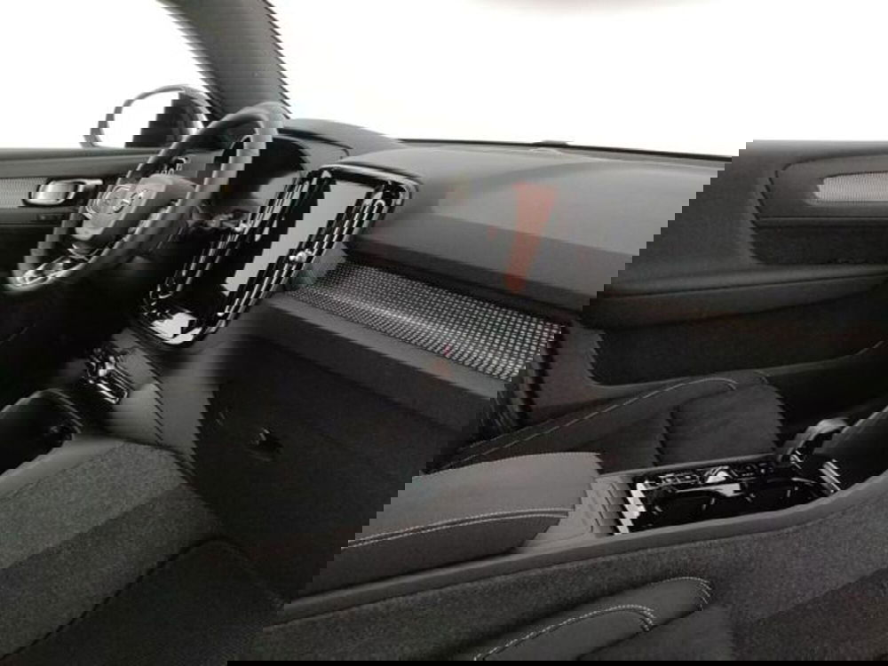 Volvo XC40 nuova a Modena (12)