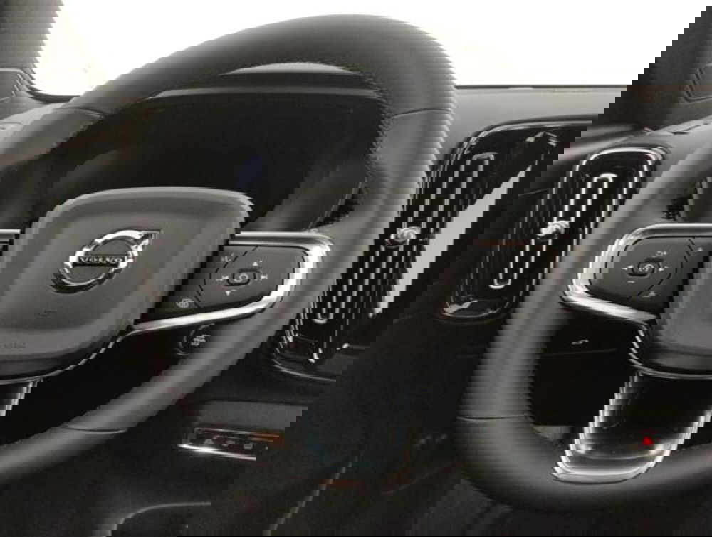 Volvo XC40 nuova a Modena (13)