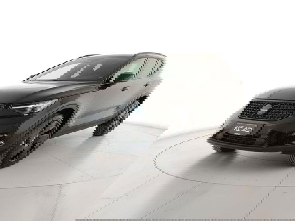 Volvo XC40 nuova a Modena (2)