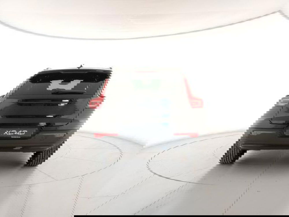 Volvo XC40 nuova a Modena (4)