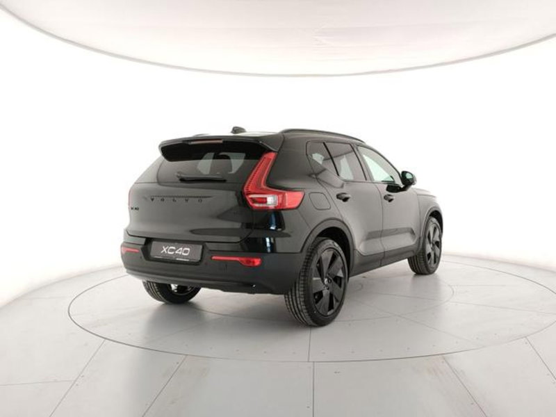 Volvo XC40 nuova a Modena (5)