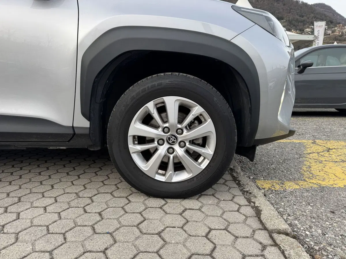 Toyota Yaris Cross usata a Como (13)