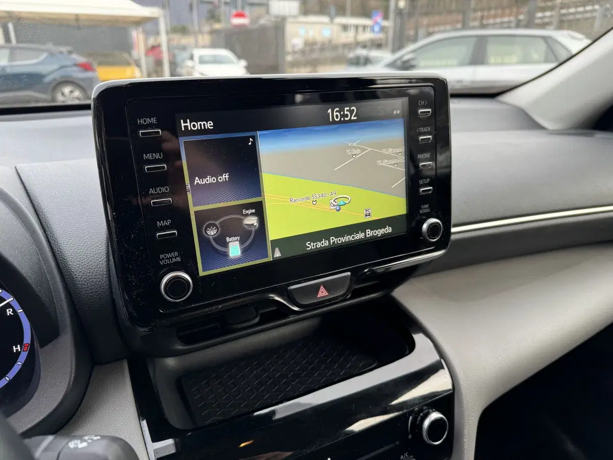Toyota Yaris Cross usata a Como (14)