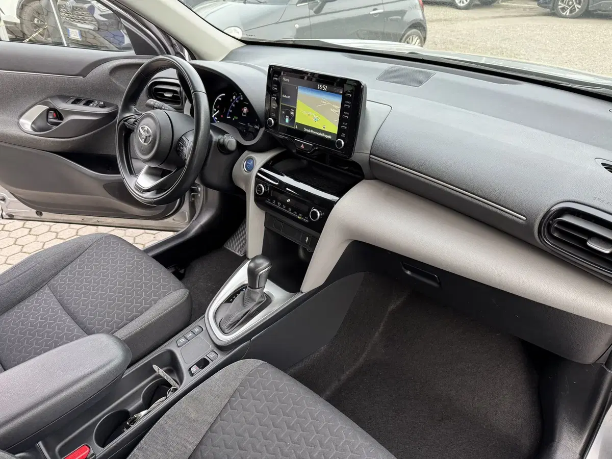Toyota Yaris Cross usata a Como (5)