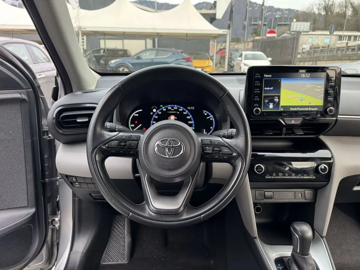 Toyota Yaris Cross usata a Como (8)