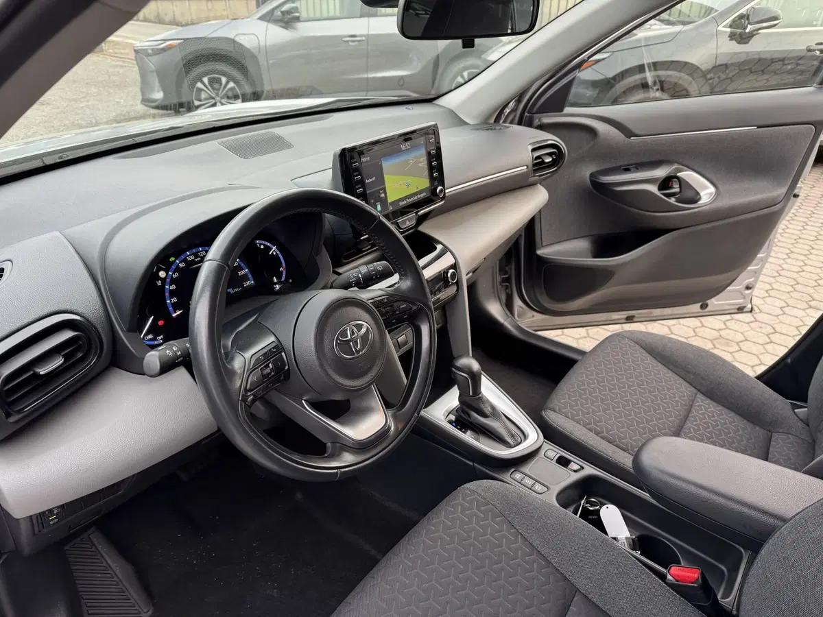 Toyota Yaris Cross usata a Como (9)