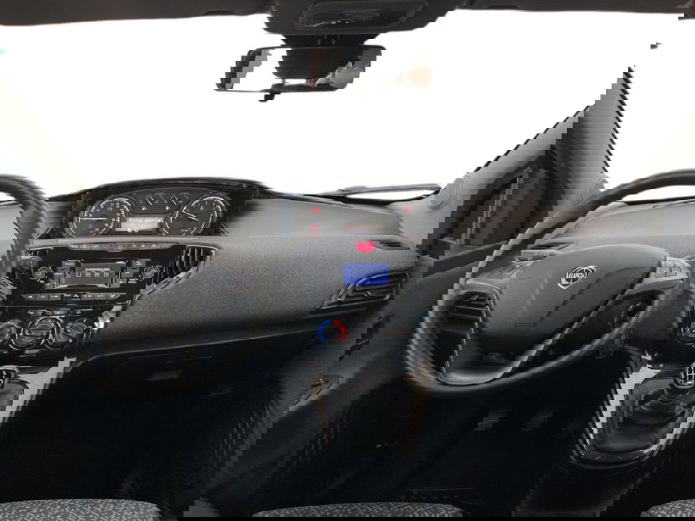 Lancia Ypsilon usata a Torino (10)