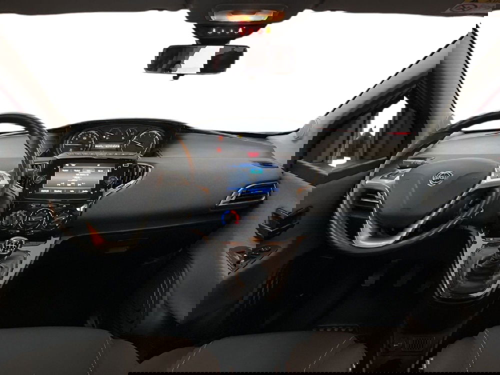 Lancia Ypsilon usata a Torino (10)