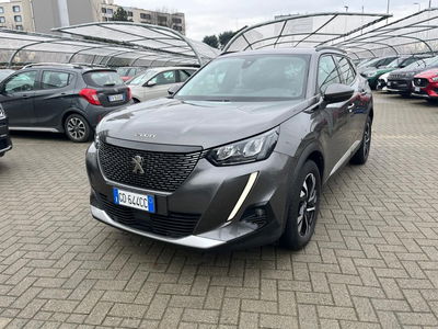 Peugeot 2008 1.2 puretech Active s&amp;s 100cv del 2024 usata a Milano