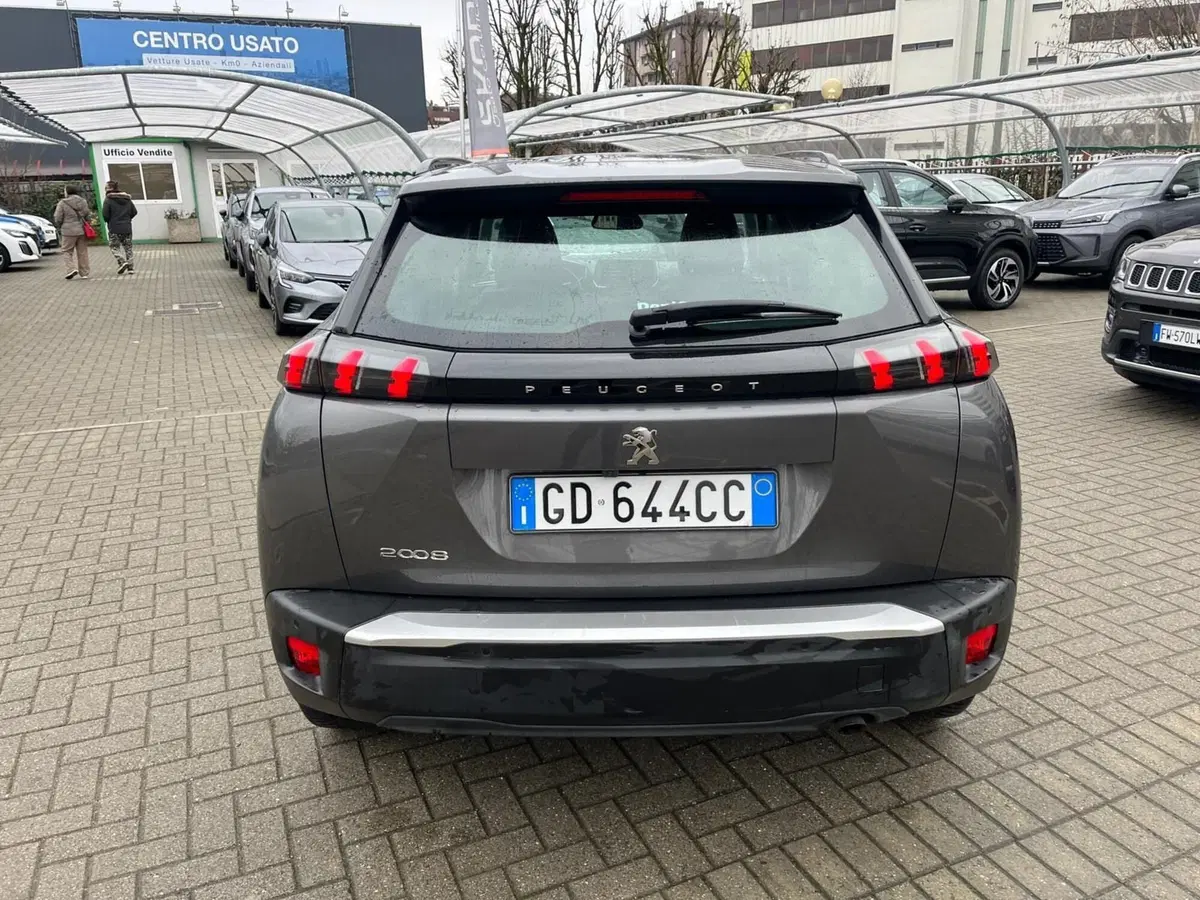 Peugeot 2008 usata a Milano (10)