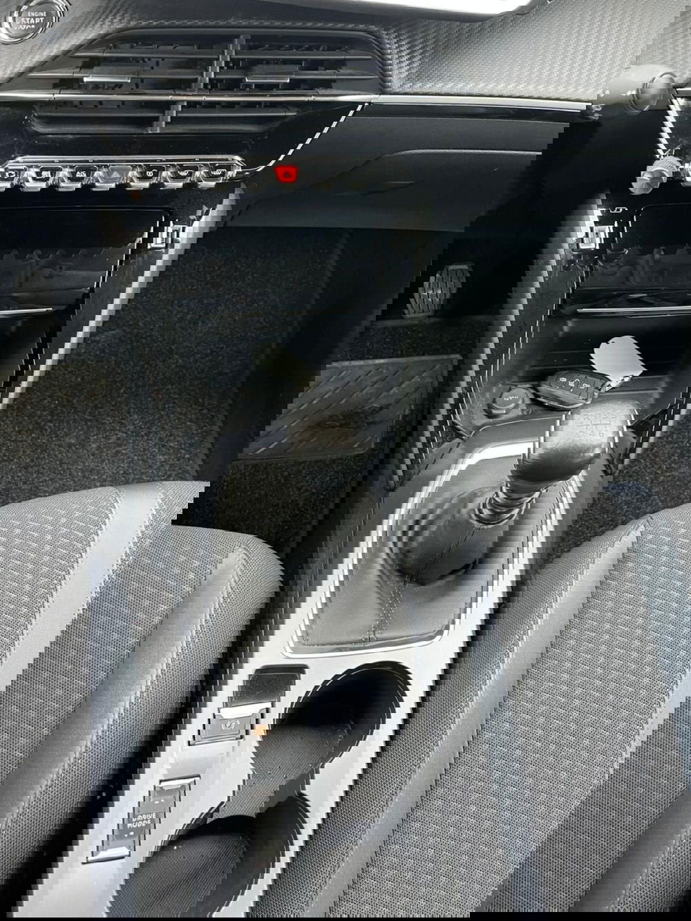 Peugeot 2008 usata a Milano (19)